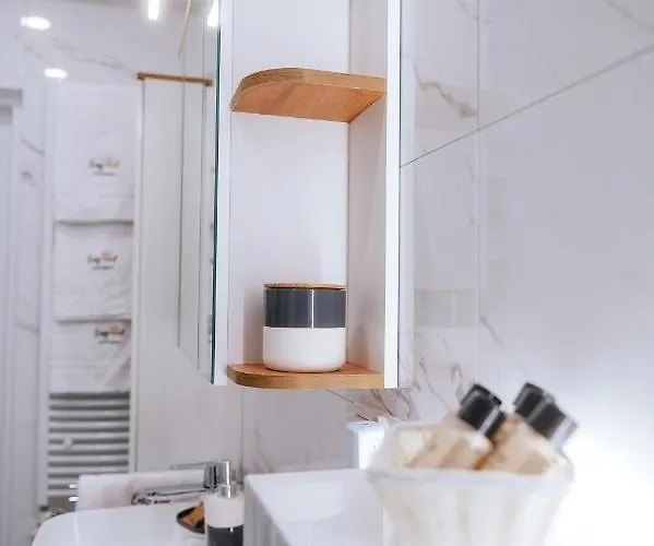 Sowi Raj Apartment *